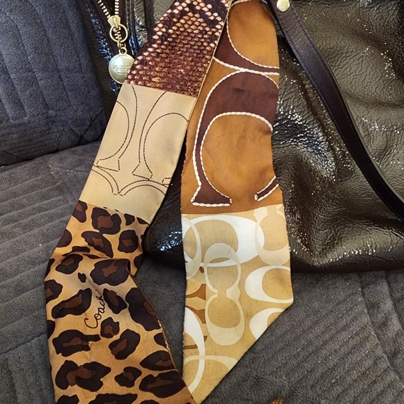 Coach Mohogany Patent Leather Gallery Tote - Picture 8 of 9